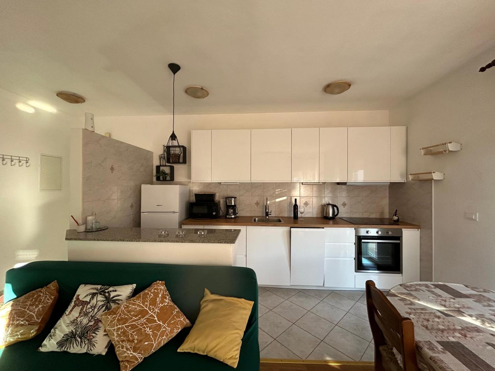 Petra Apartment *